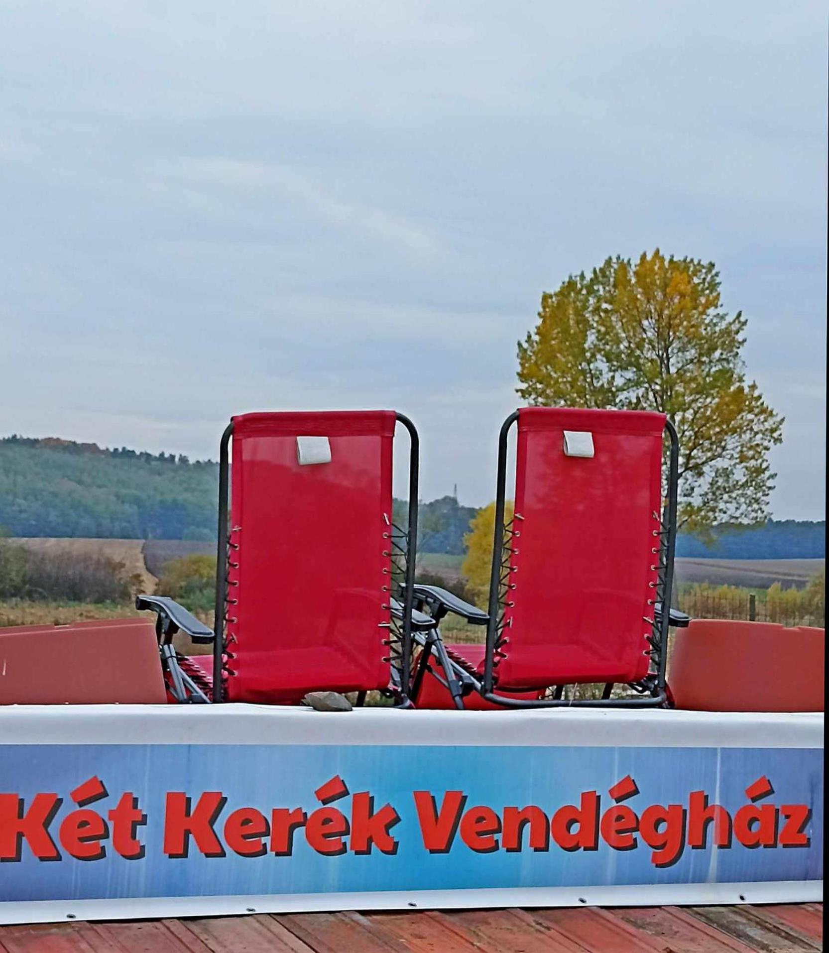 Appartamento Ket Kerek Vendeghaz Patvarc Esterno foto